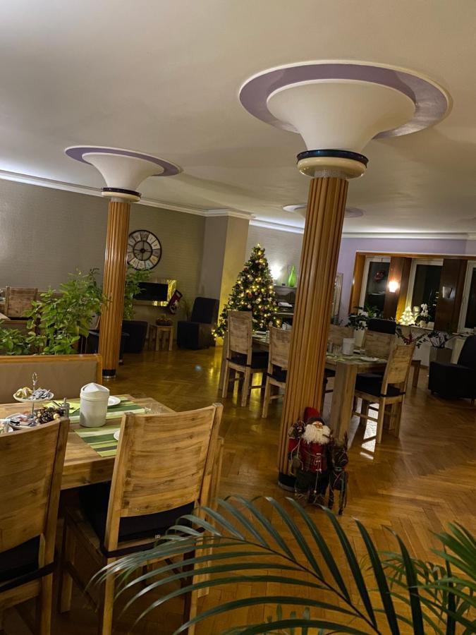 Hotel Sonnenhof Sindelfingen Bagian luar foto