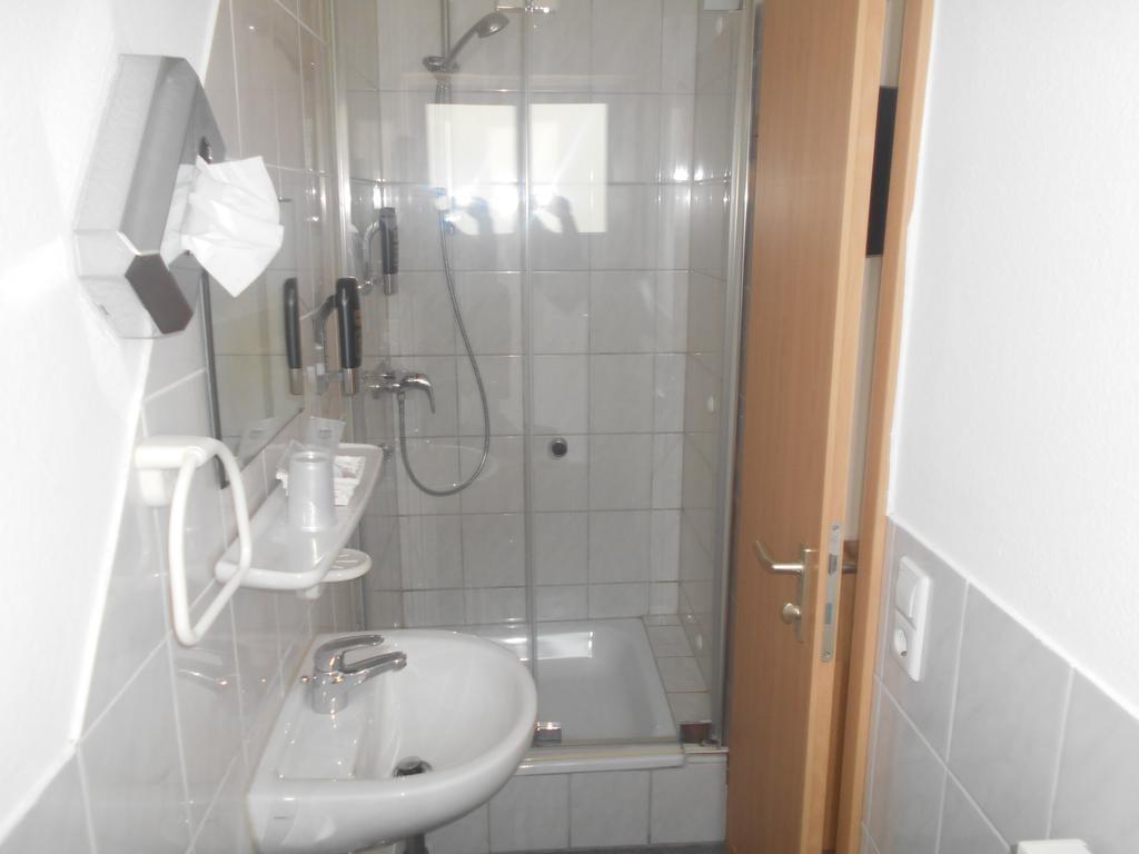 Hotel Sonnenhof Sindelfingen Bagian luar foto
